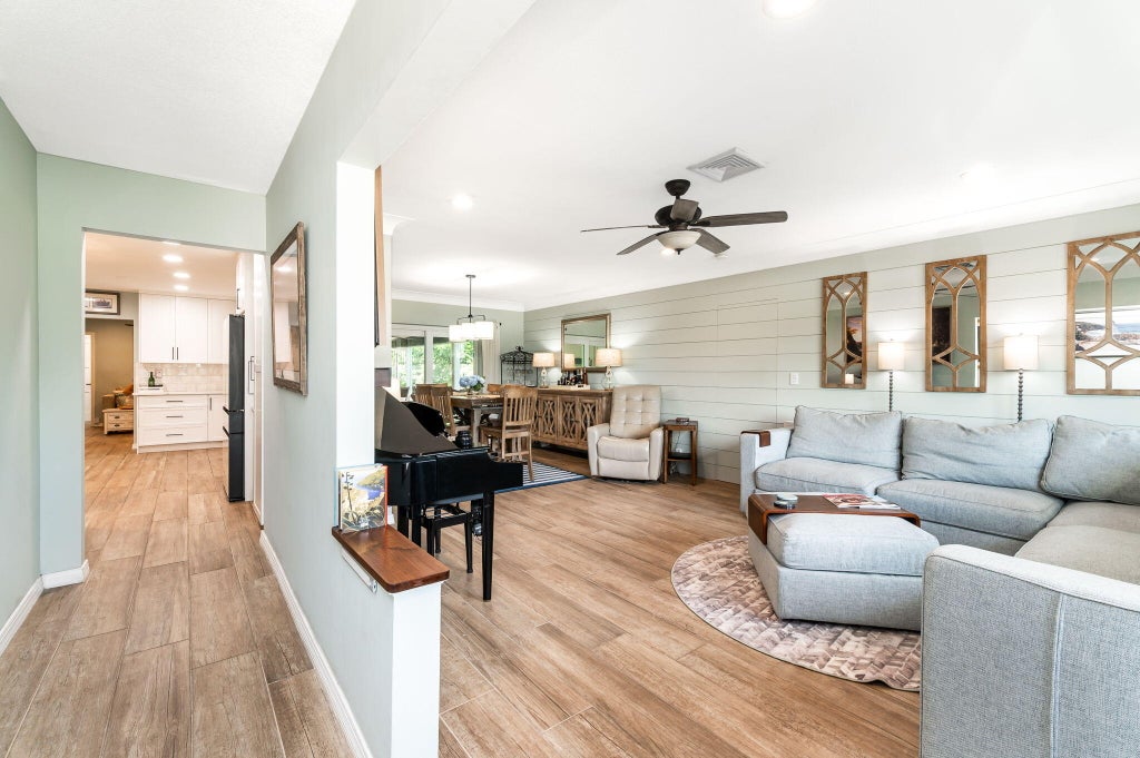 Photo of 1306 SW 14th Avenue, Boca Raton, FL 33486 (MLS # B26050745)
