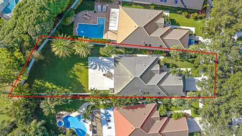 Photo of 126 E Hampton Way, Jupiter, FL 33458 (MLS # R11106253)