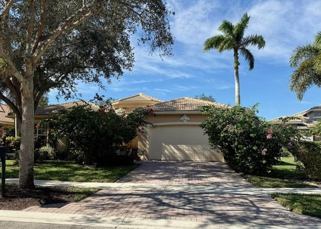 Valencia Shores 02 - Residential