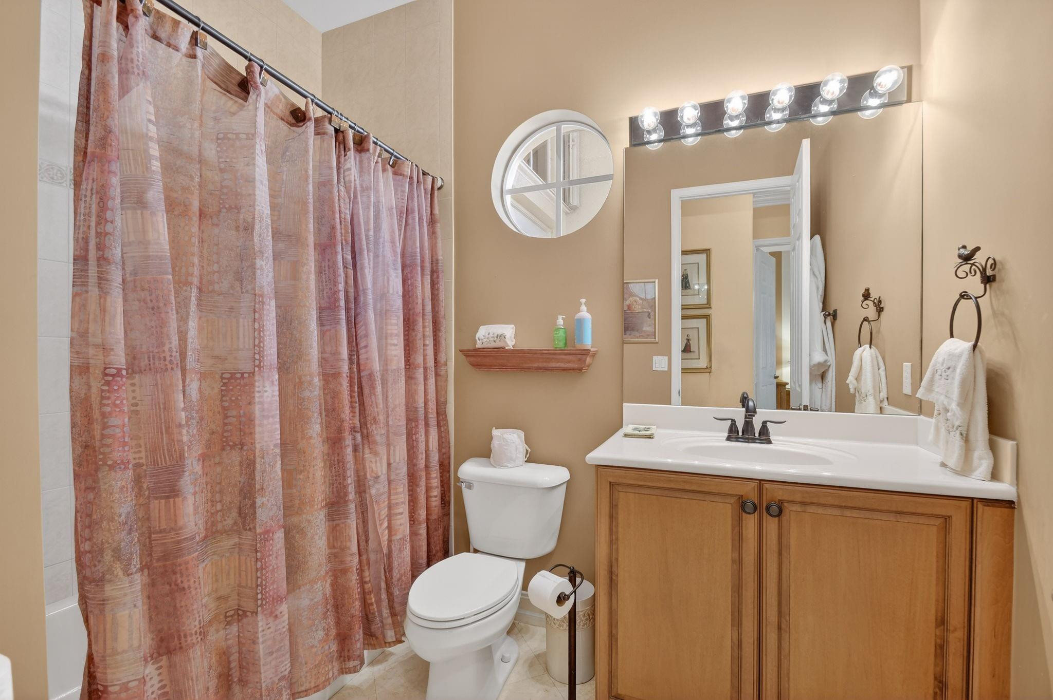 Valencia Shores 02 - Residential