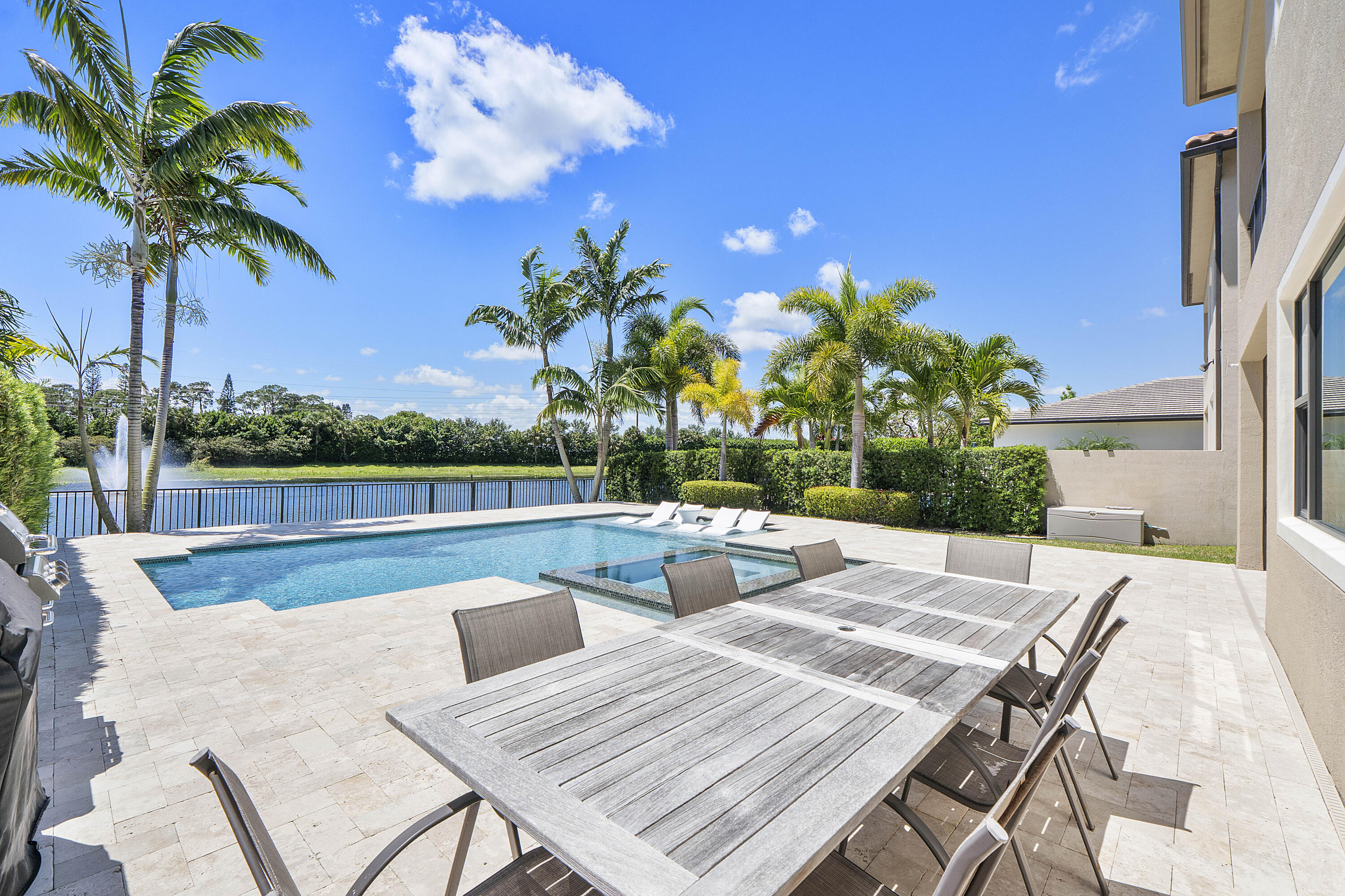 PALM MEADOWS ESTATES - Residential