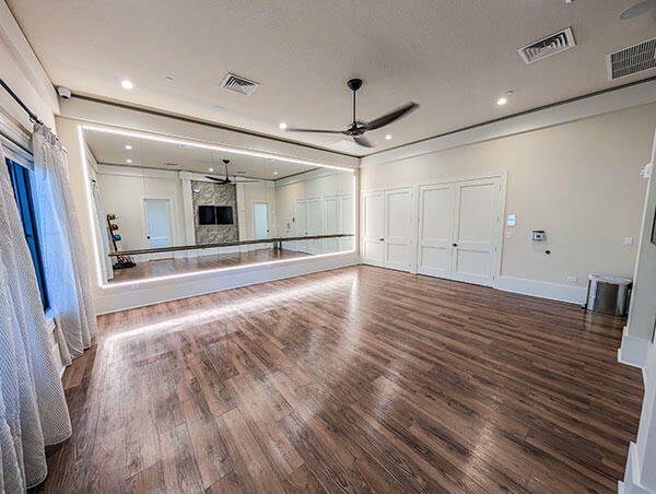 PALM MEADOWS ESTATES - Residential
