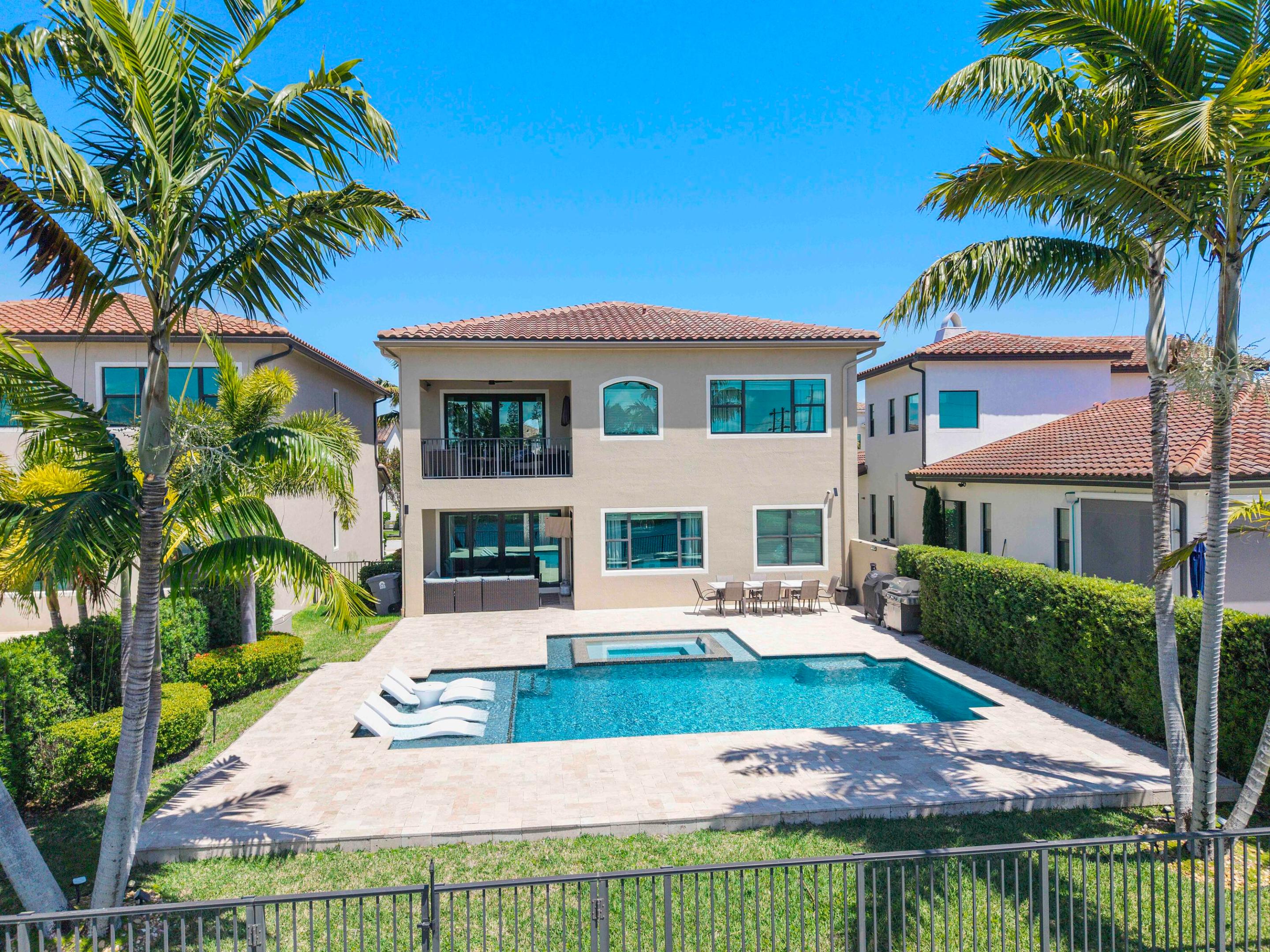 PALM MEADOWS ESTATES - Residential