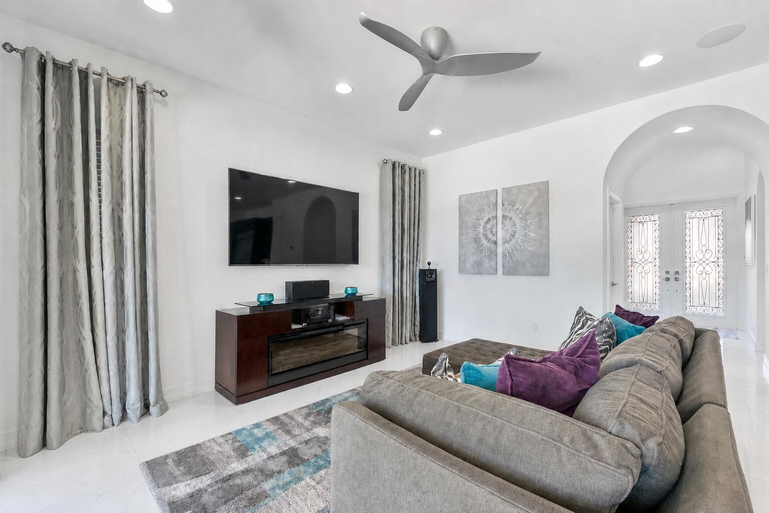 PALM MEADOWS ESTATES - Residential