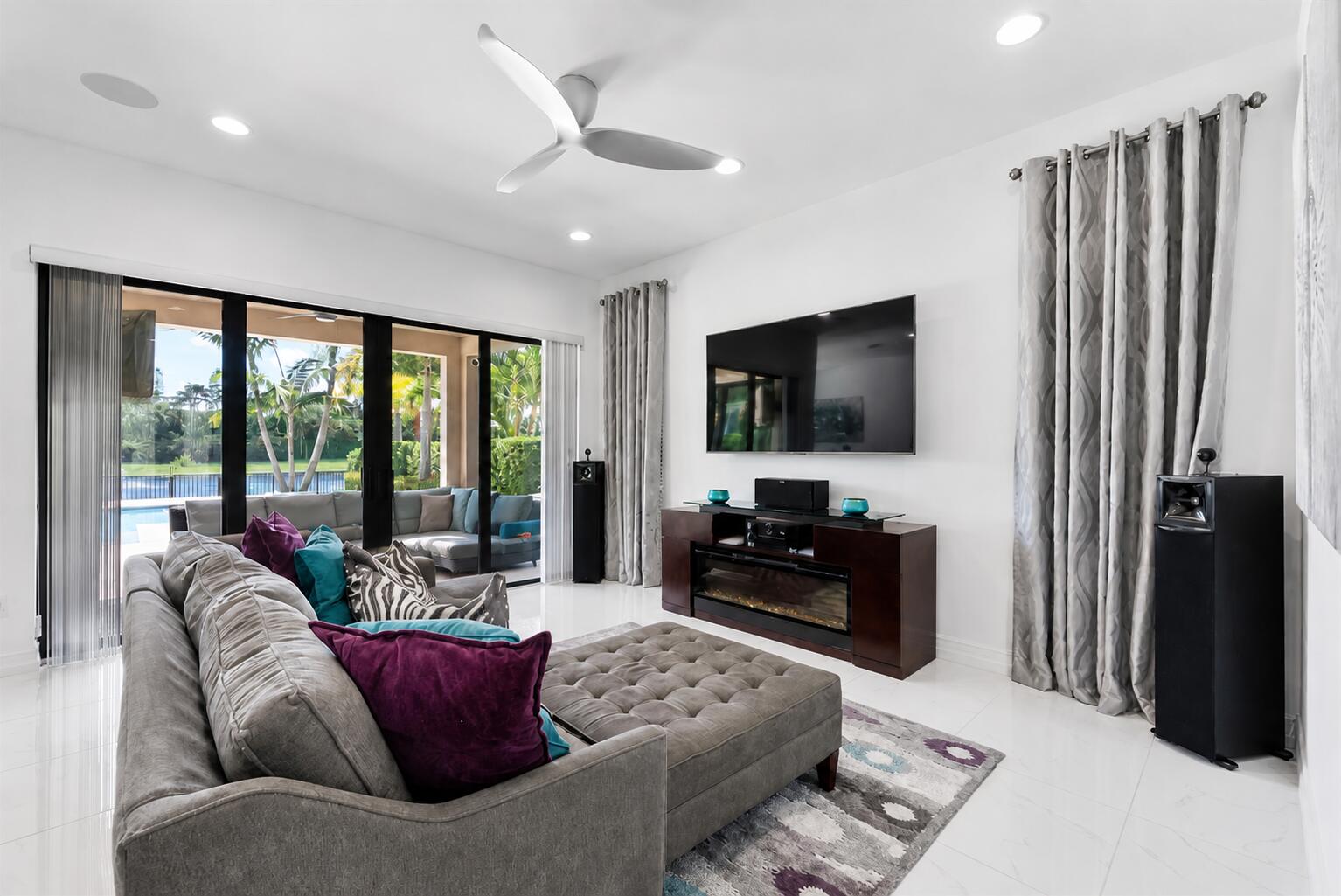 PALM MEADOWS ESTATES - Residential