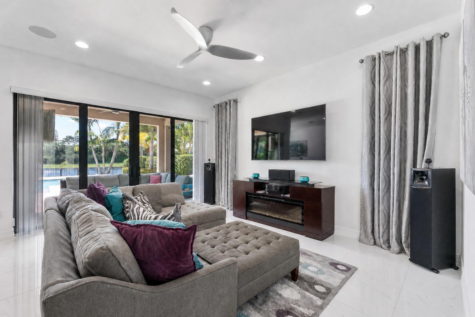 PALM MEADOWS ESTATES - Residential