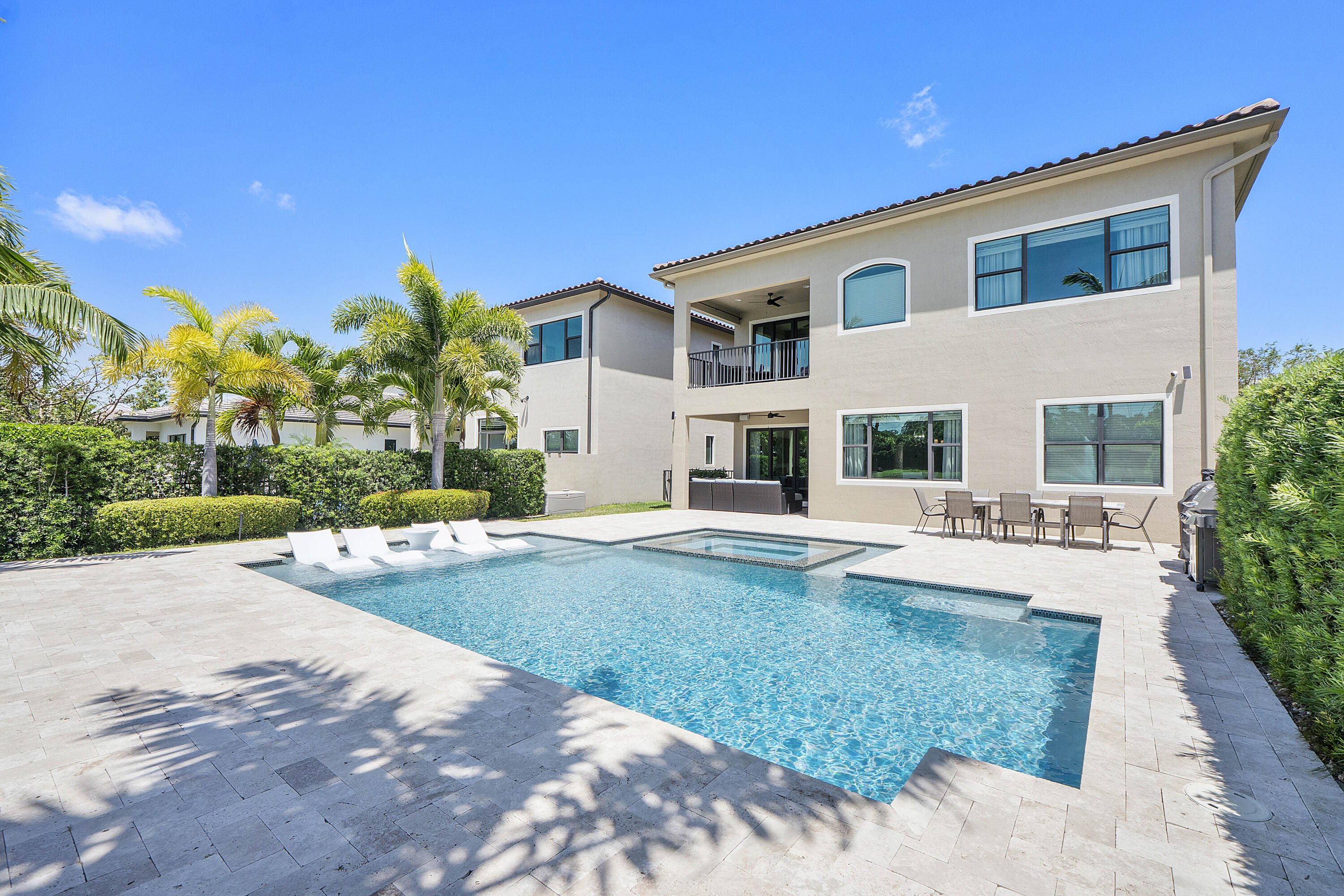 PALM MEADOWS ESTATES - Residential