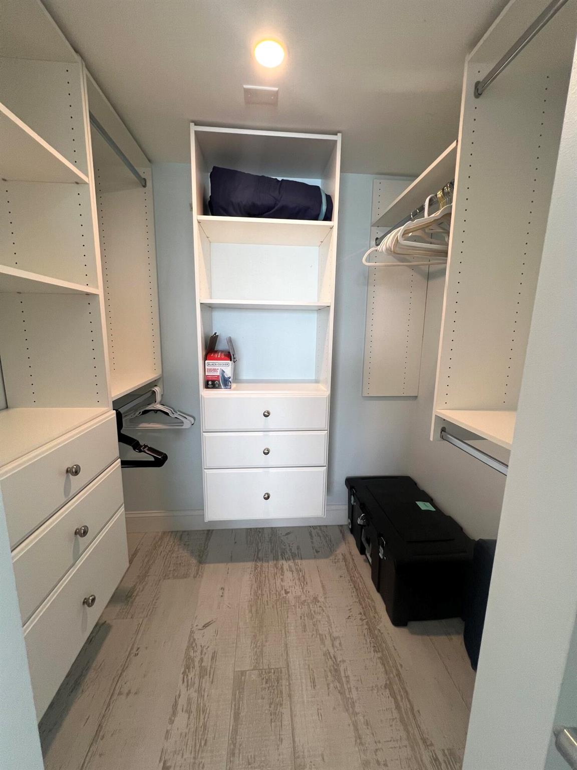 SAND DOLLAR VILLAS CONDOM - Residential Lease