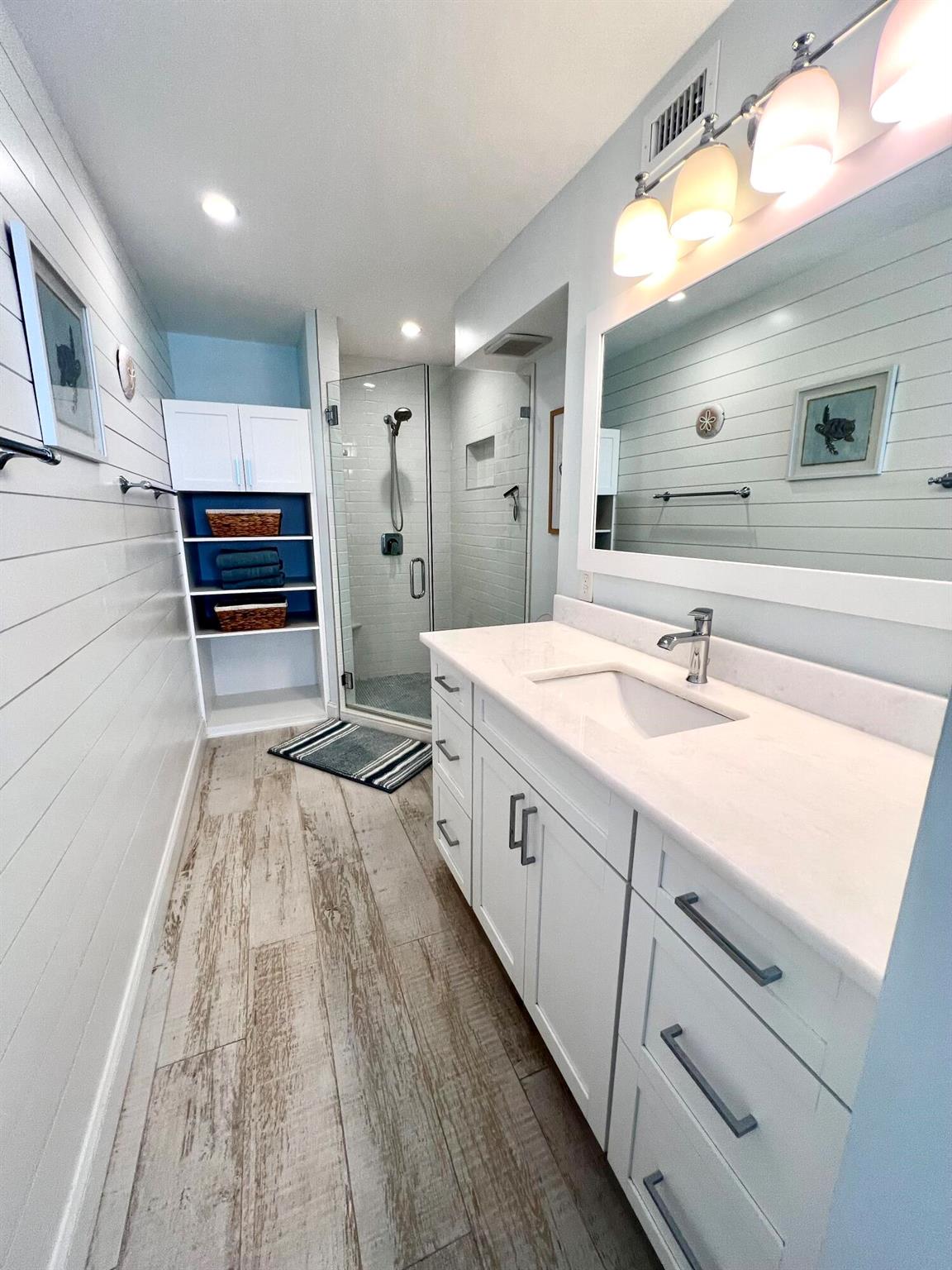 SAND DOLLAR VILLAS CONDOM - Residential Lease