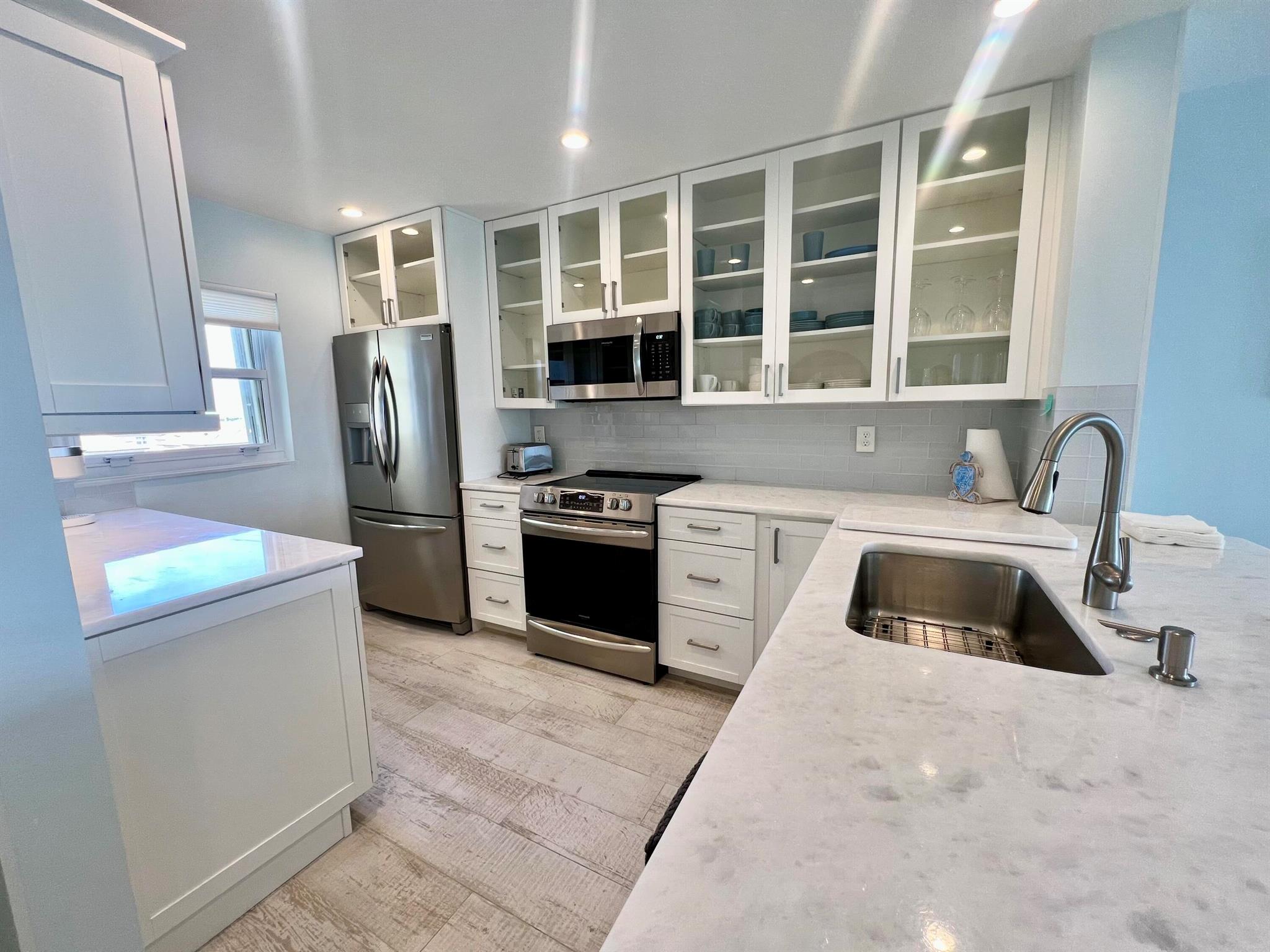 SAND DOLLAR VILLAS CONDOM - Residential Lease