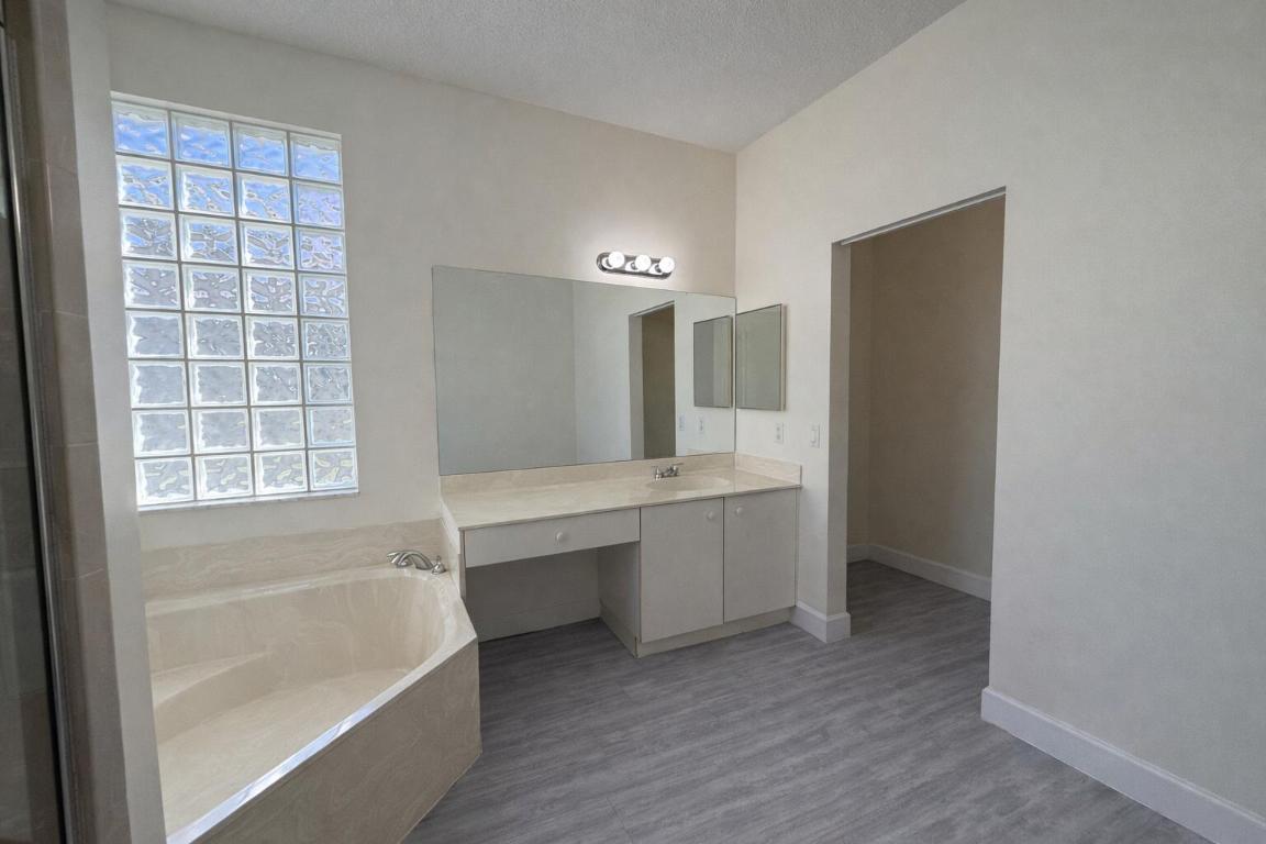 OLIVE TREE PAR 6B - Residential