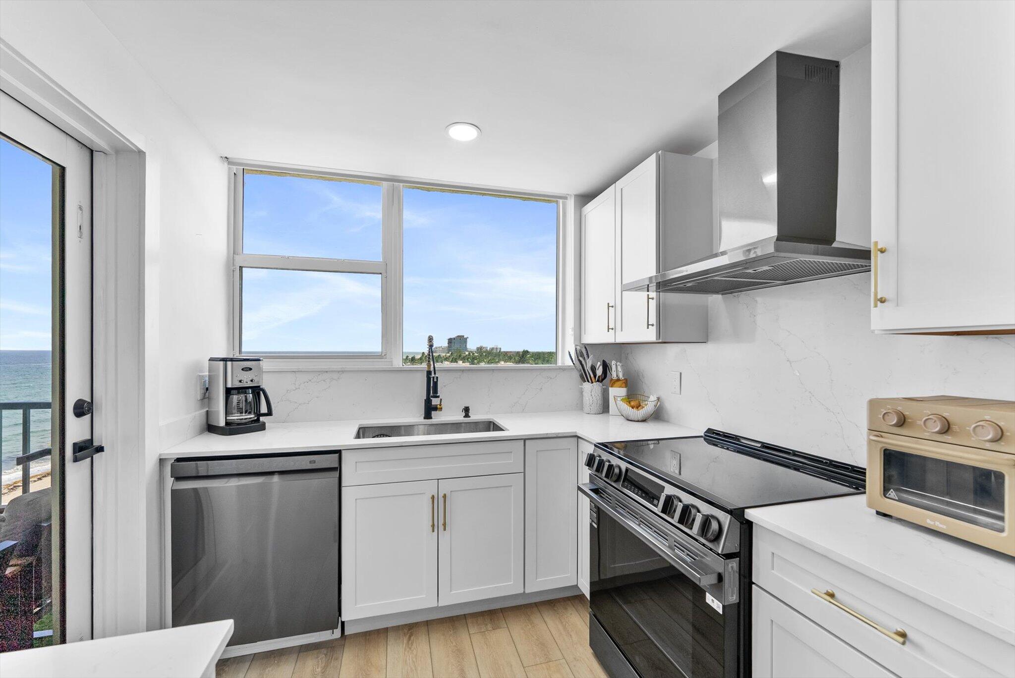 1237 HILLSBORO MILE 604, Hillsboro Beach, FL, 33062/$695,000 3 1237 HILLSBORO MILE 604