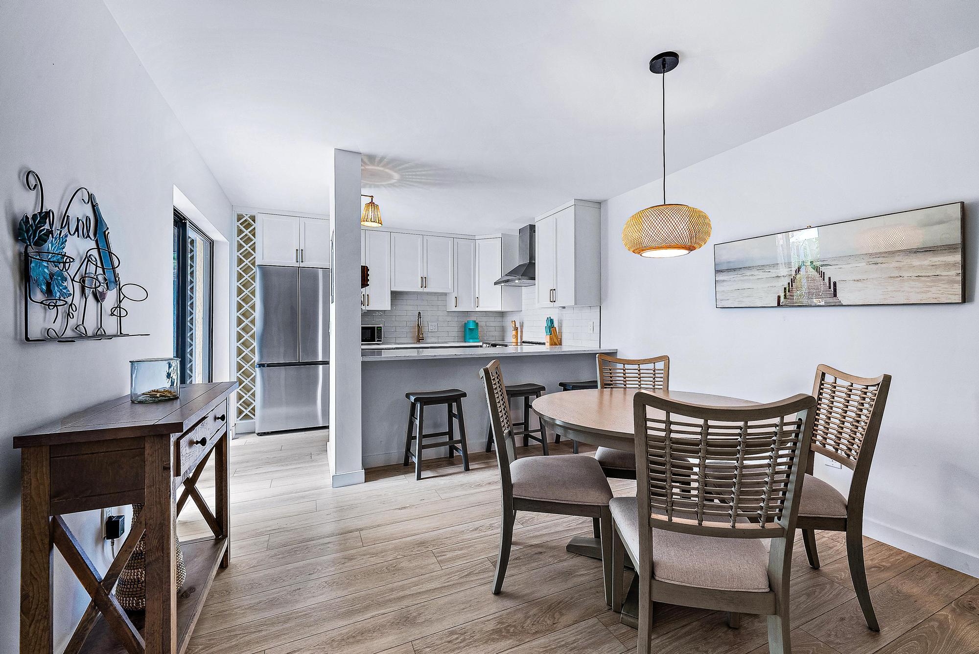 825 Center Street 42c