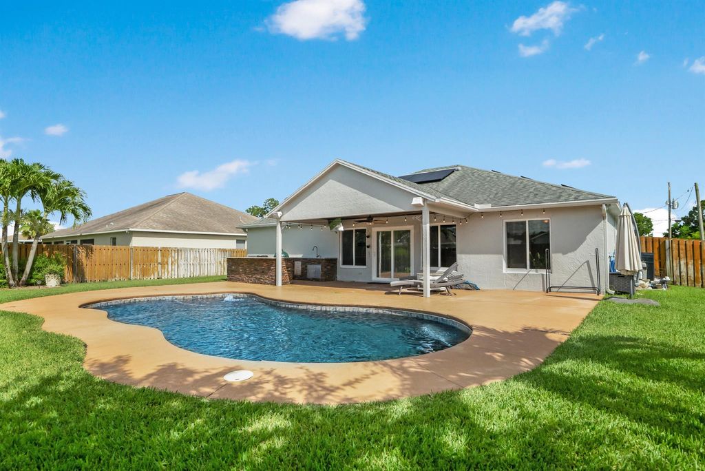 Photo of 6162 NW Deville Circle, Port Saint Lucie, FL 34953 (MLS # R11003733)