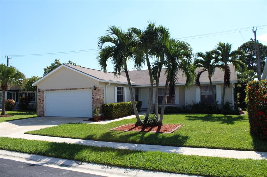 Photo of 127 Wandering Trail, Jupiter, FL 33458 (MLS # R10734830)