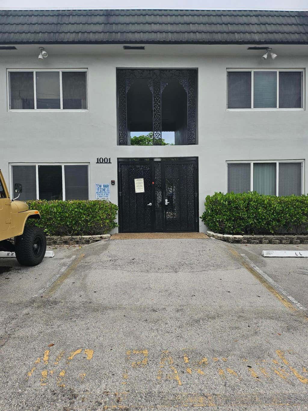 Photo of 1001 SE 16TH Street #9, Fort Lauderdale, FL 33316 (MLS # B26061495)
