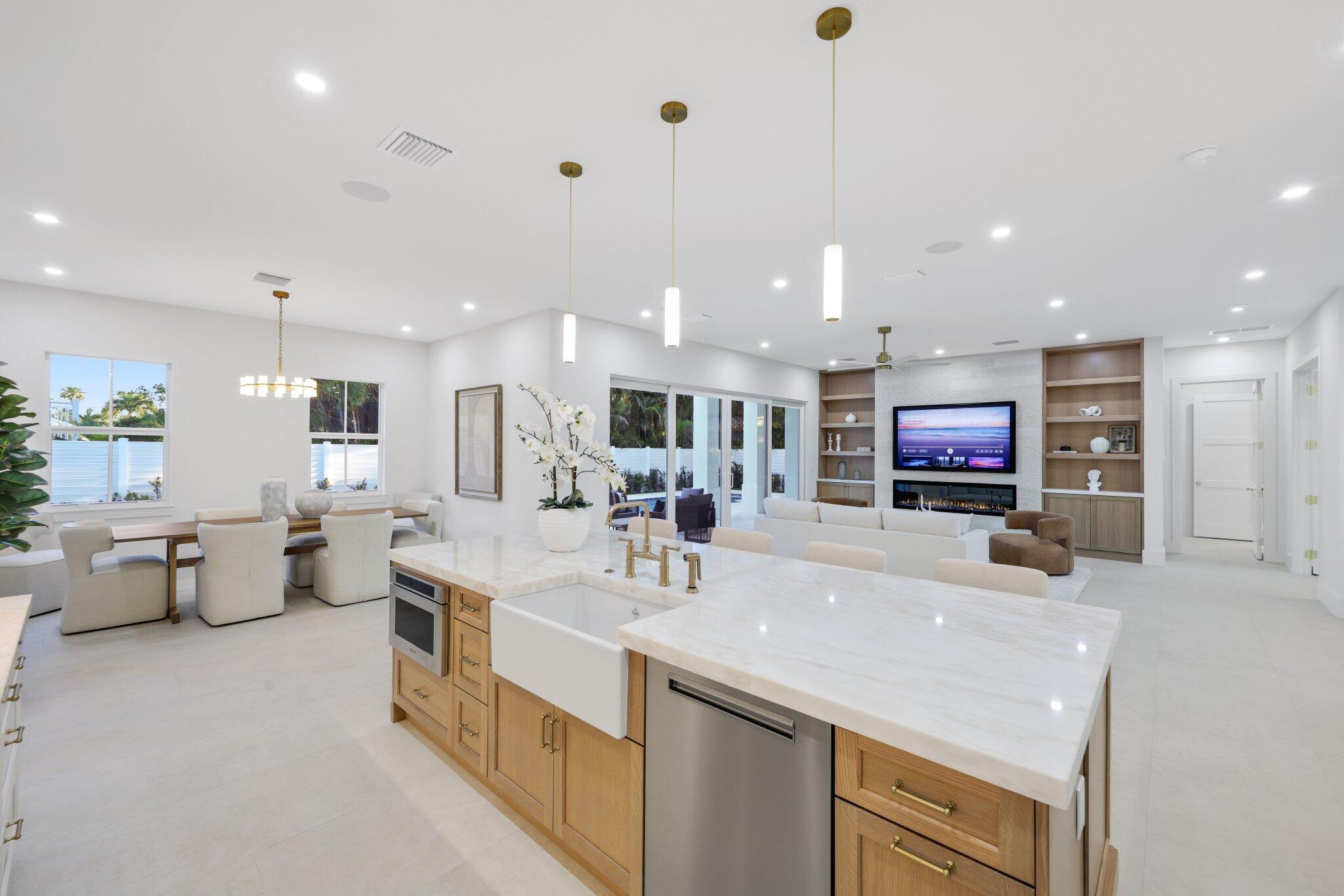 PALM BEACH ISLES 1 - Residential