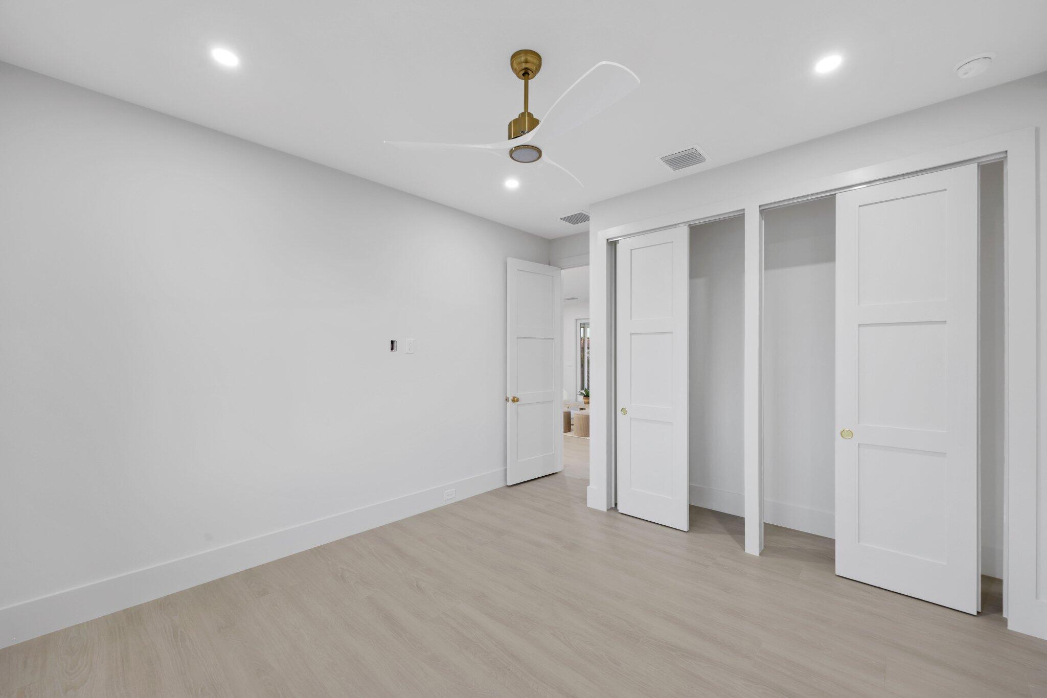 PALM BEACH ISLES 1 - Residential