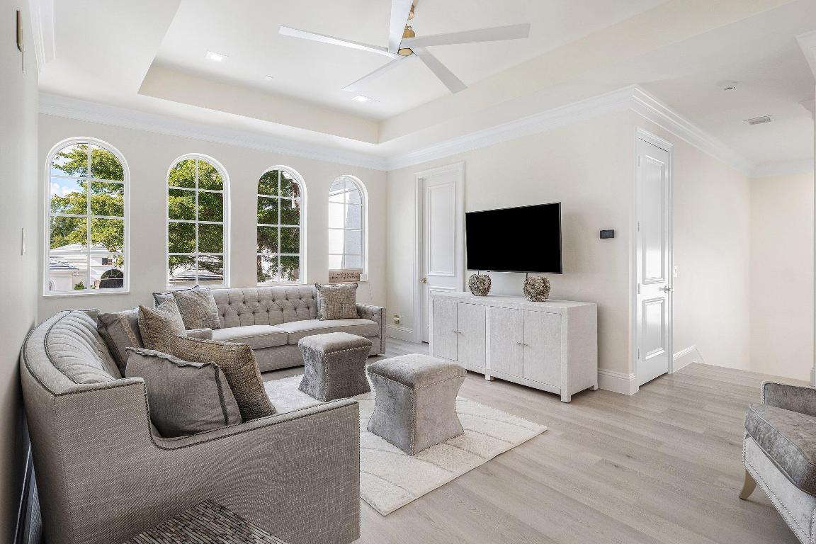 BRISTOL POINTE - Residential