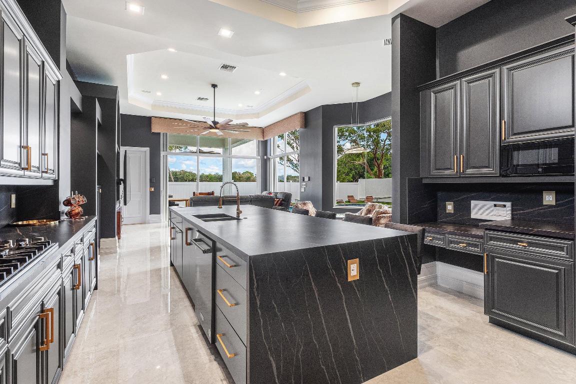 BRISTOL POINTE - Residential