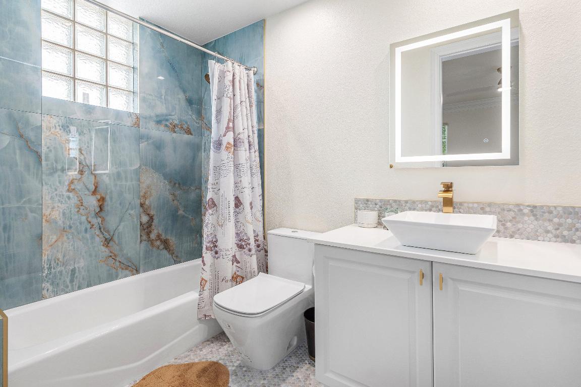 BRISTOL POINTE - Residential