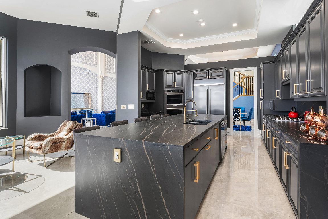 BRISTOL POINTE - Residential