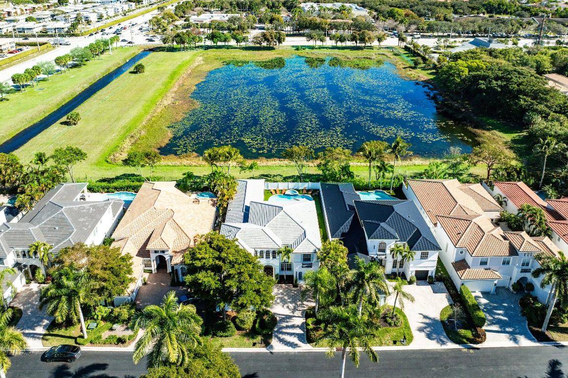 BRISTOL POINTE - Residential