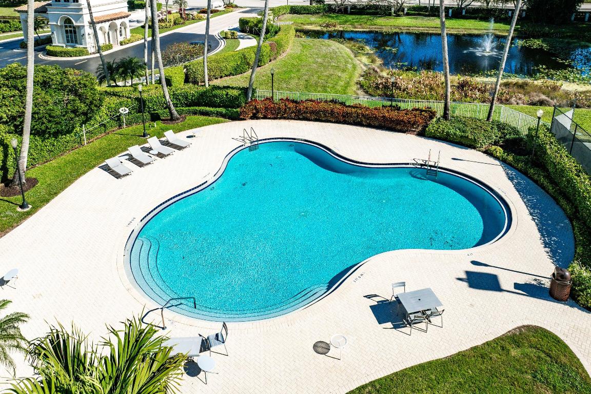 BRISTOL POINTE - Residential