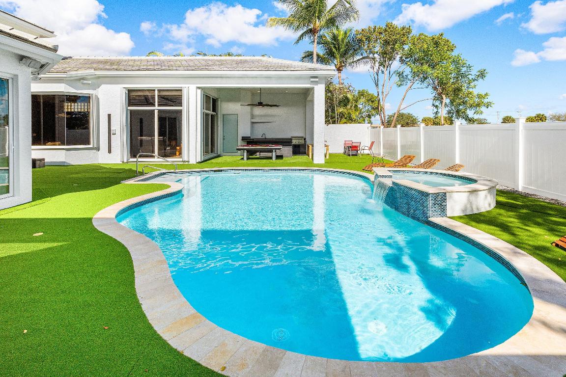 BRISTOL POINTE - Residential