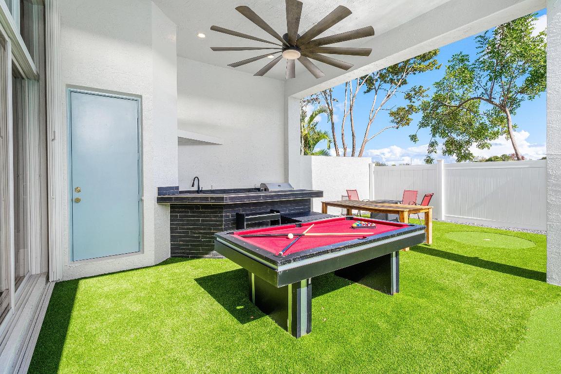 BRISTOL POINTE - Residential