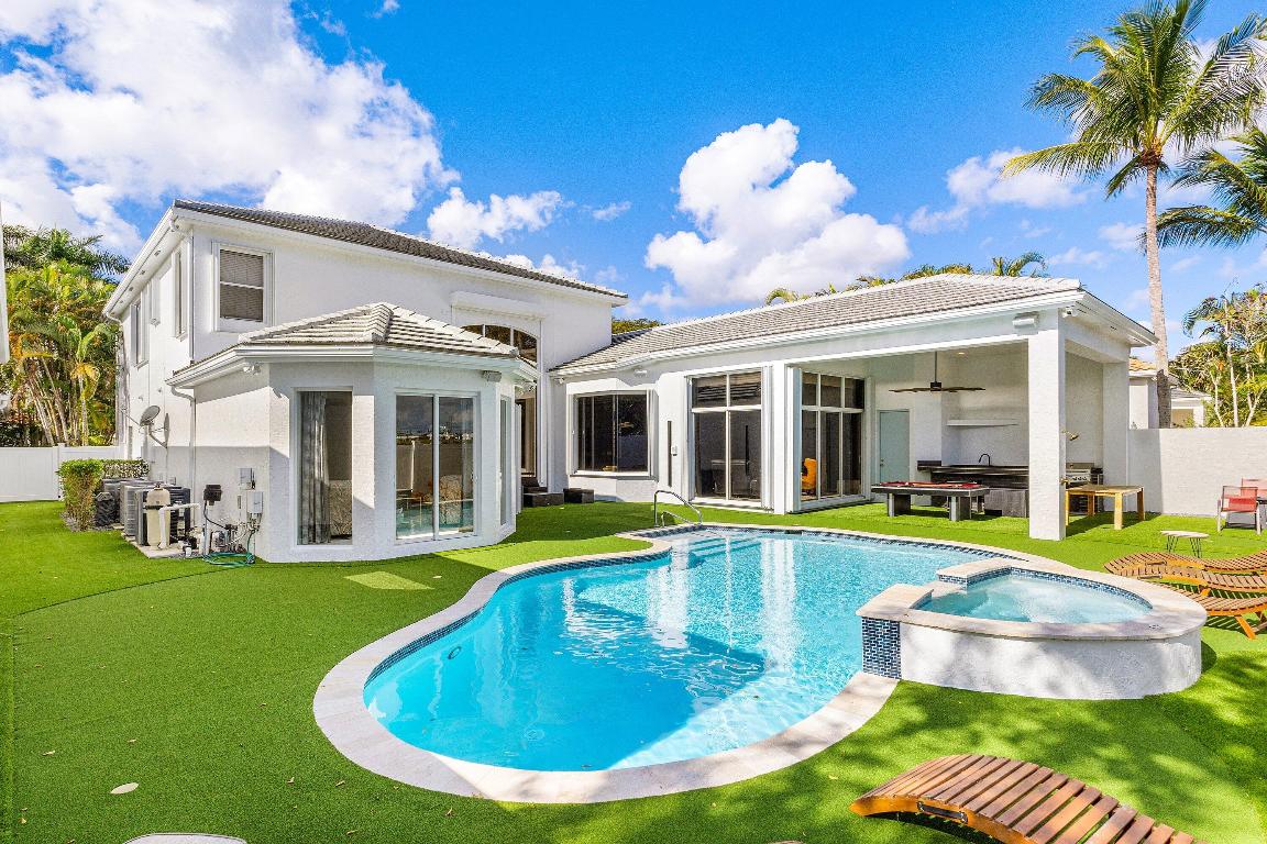 BRISTOL POINTE - Residential