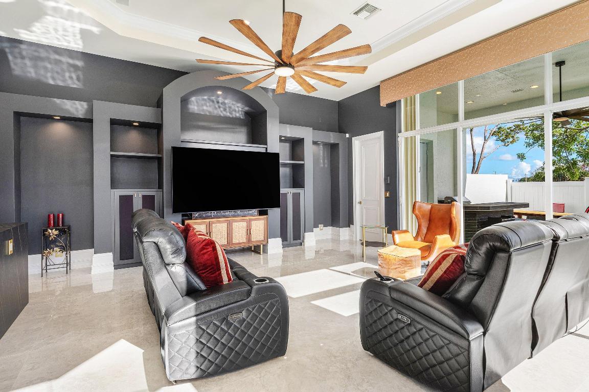 BRISTOL POINTE - Residential