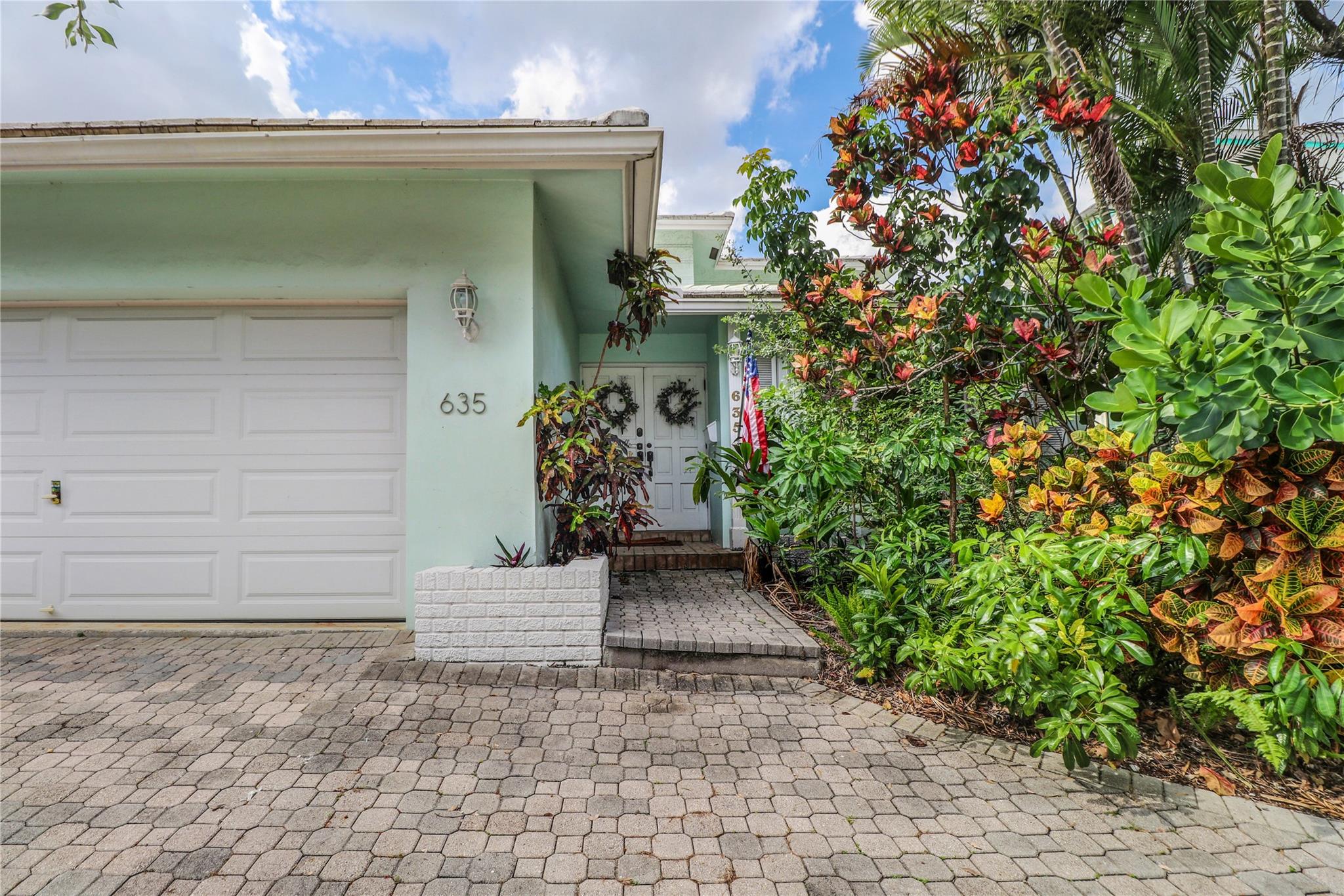 635 SE 25th Ave