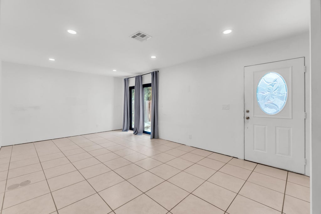 Photo of 2517 NW 99th Avenue, Coral Springs, FL 33065 (MLS # B26074463)