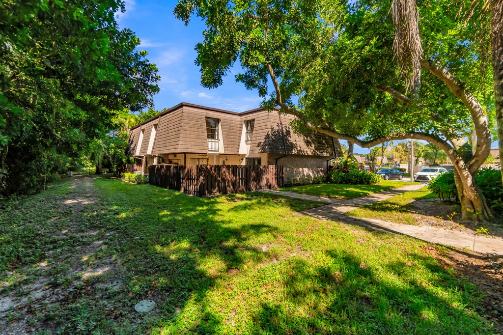 Photo of 2517 NW 99th Avenue, Coral Springs, FL 33065 (MLS # B26074463)