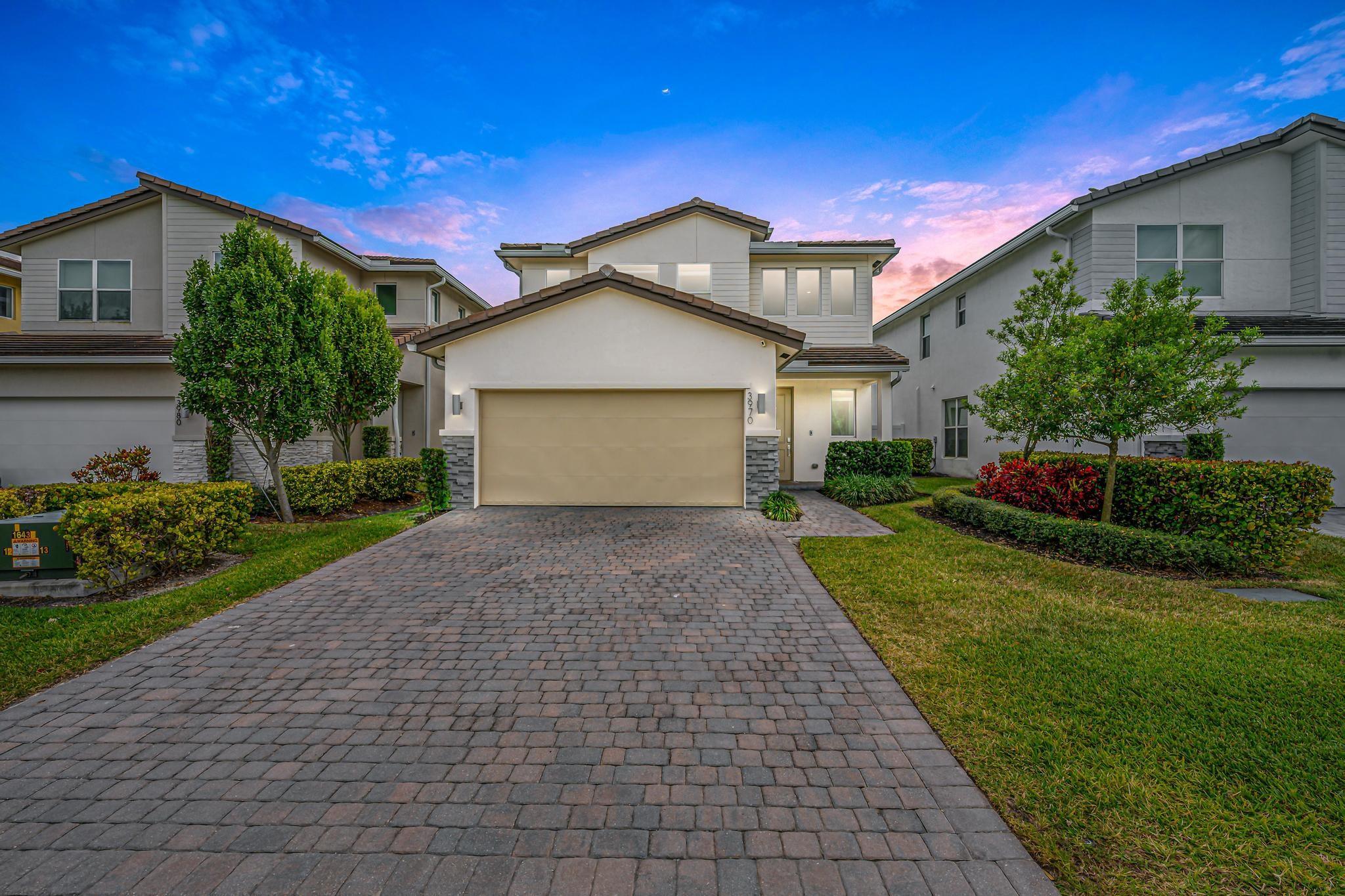 3970 Pelicano Way