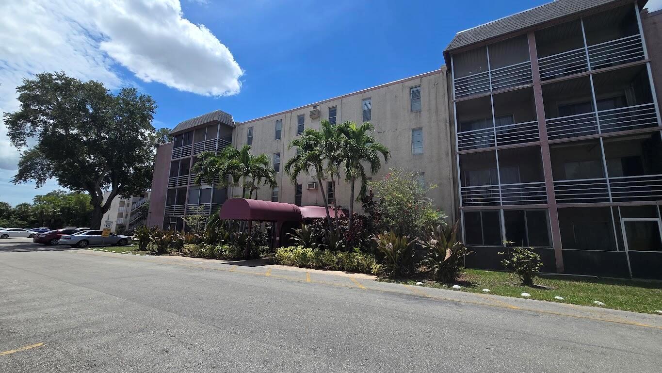 Bright and Spacious 2 Bed condo in Lauderhill, overlooks courtyard pool. The beautiful condo community is located close to schools, shopping centers easily accessible to main roads and the Turnpike. Property is vacant and ready to show. Go and Show on Showing Time.