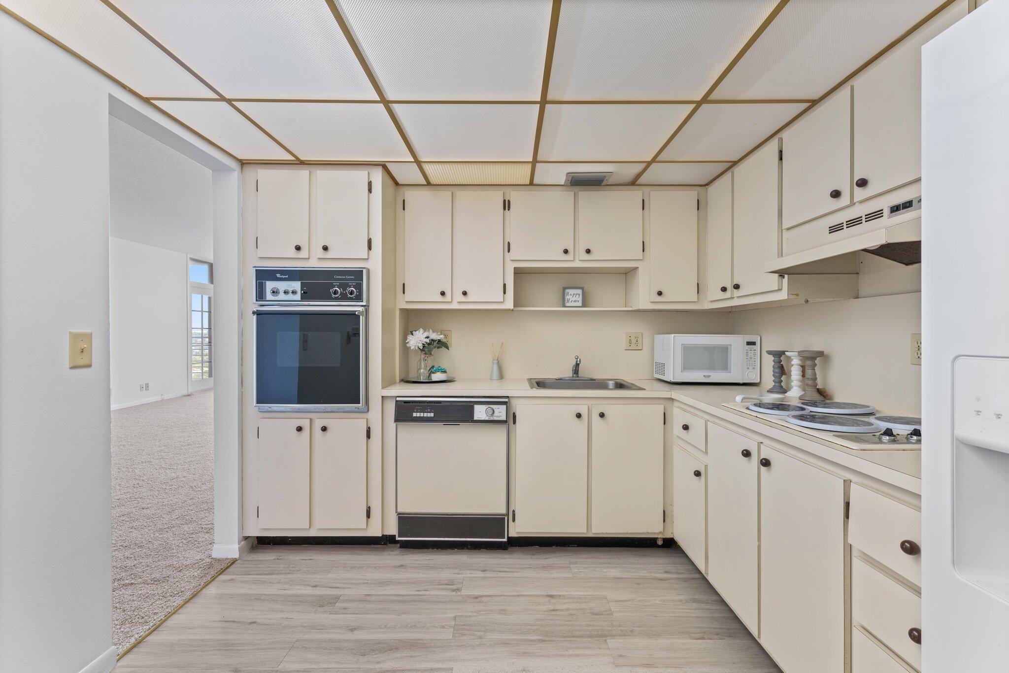 PATRICIAN CONDO - Residential