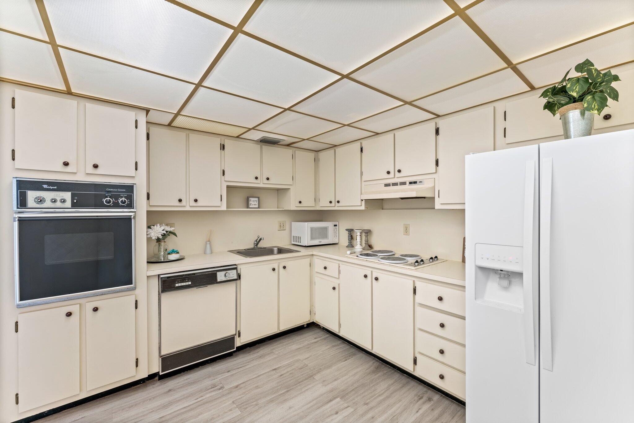 PATRICIAN CONDO - Residential