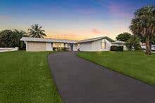 Photo of 10097 Daisy Avenue, Palm Beach Gardens, FL 33410 (MLS # R10907814)