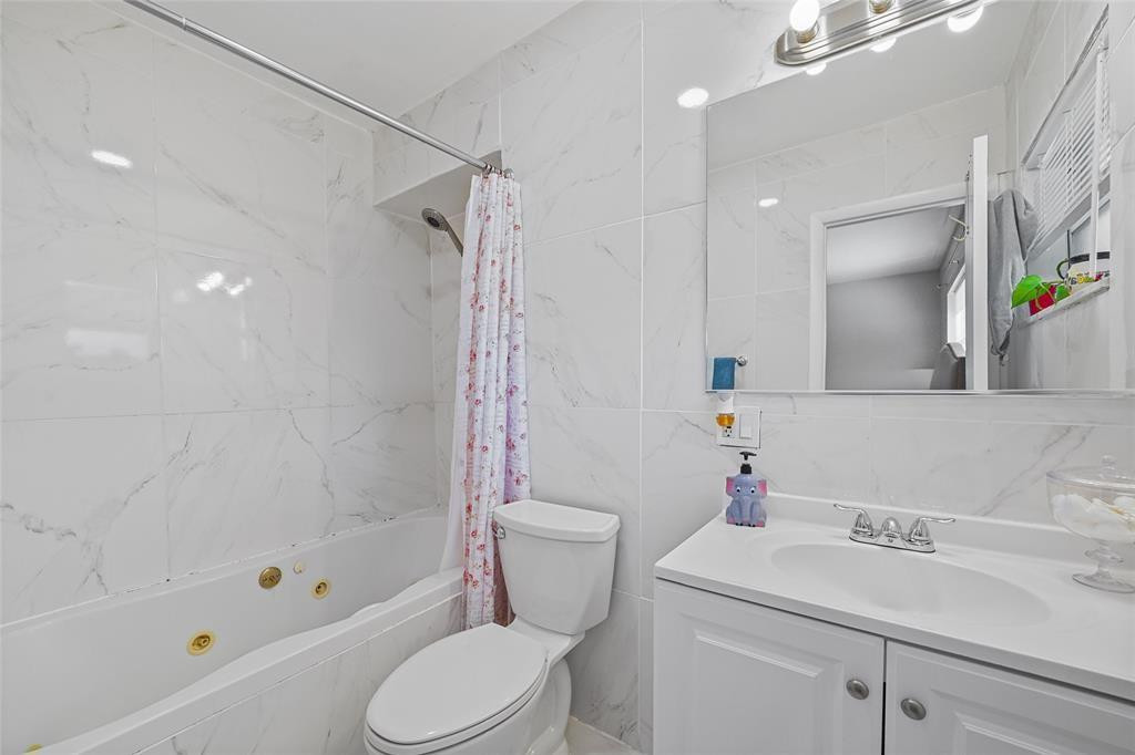 MIRROR LAKE ESTATES - Residential