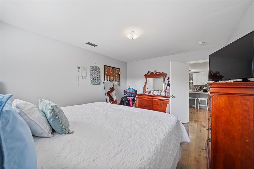 MIRROR LAKE ESTATES - Residential