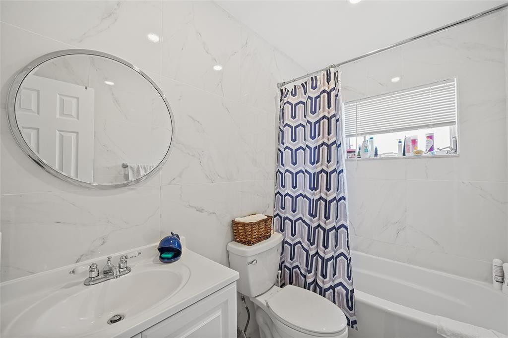 MIRROR LAKE ESTATES - Residential