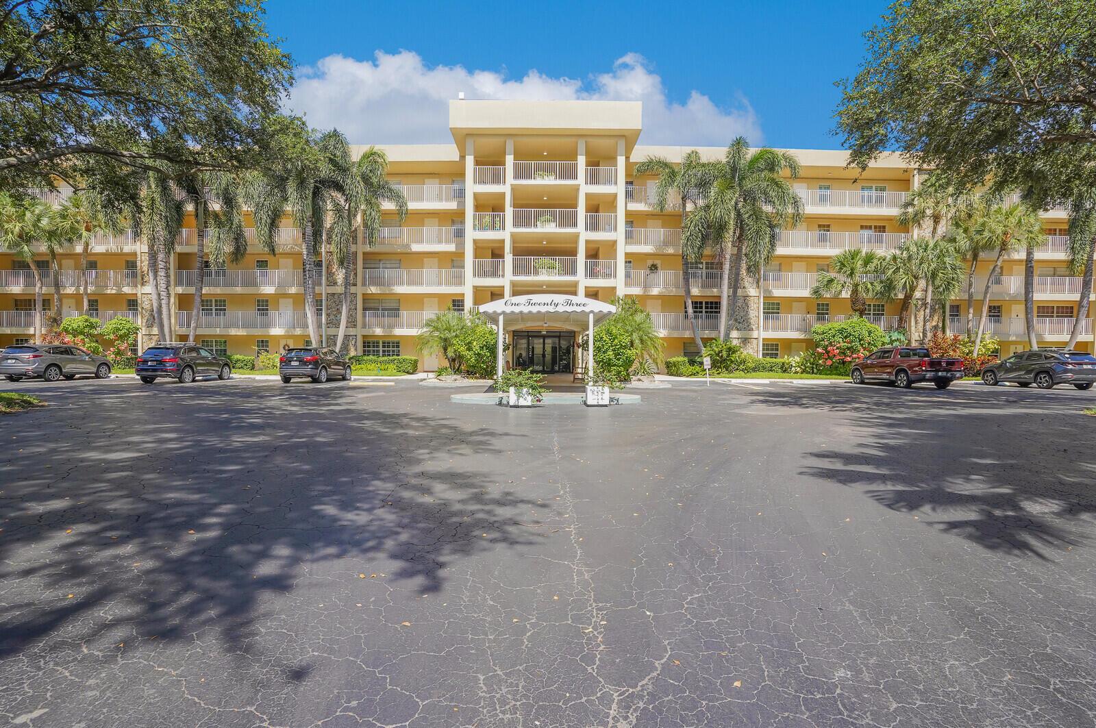 NO 123 PALM-AIRE COUNTRY - Residential
