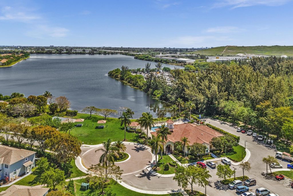 Photo of 4709 SW 13th Court, Deerfield Beach, FL 33442 (MLS # B26007669)