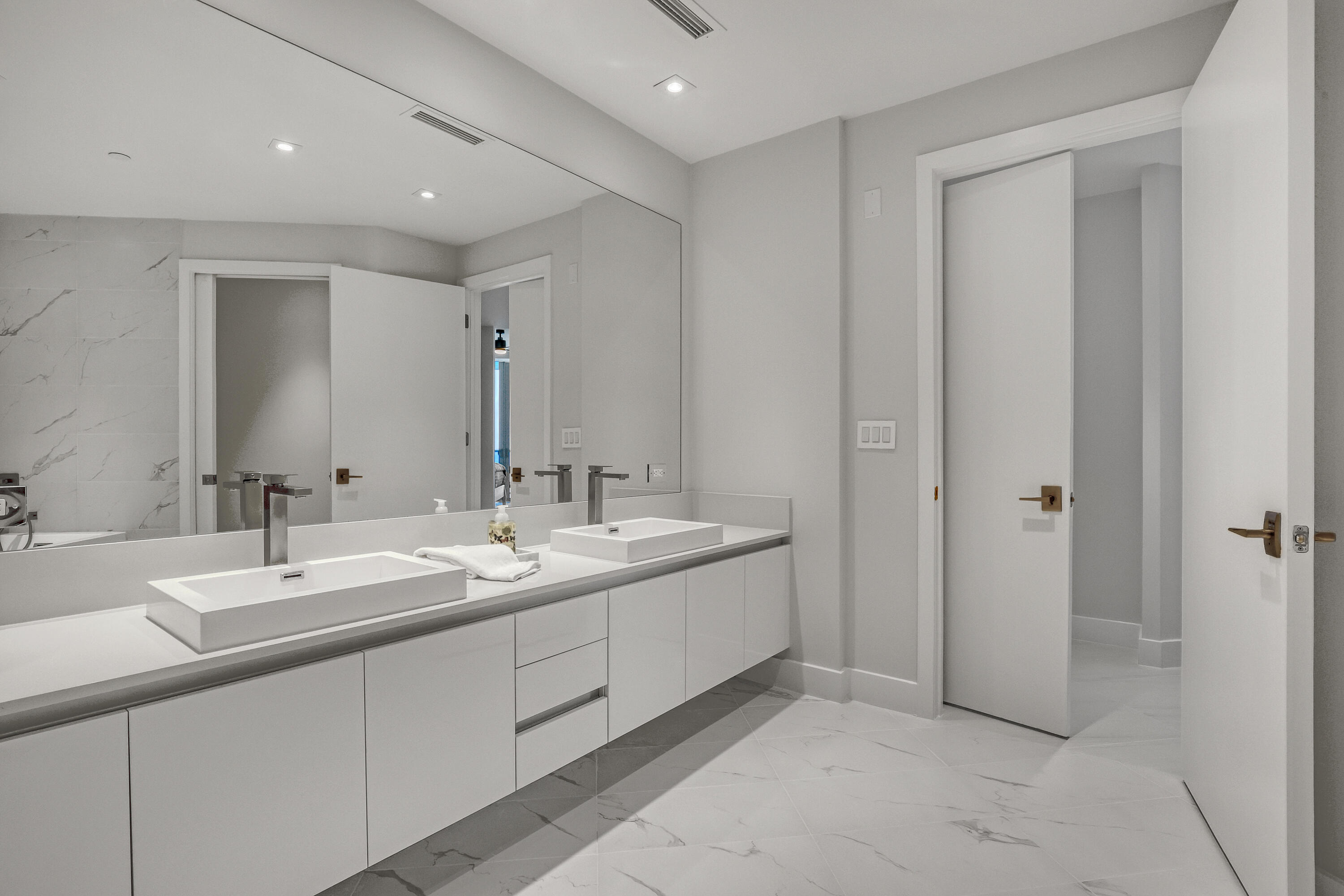 AMRIT OCEAN RESORT 2 CONDO - Residential