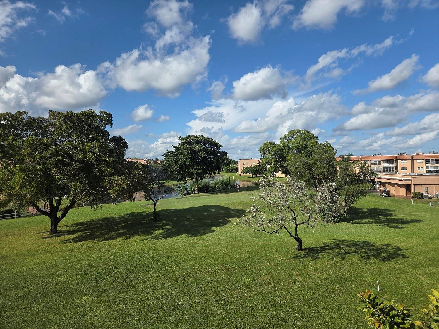 SUNRISE LAKES - Residential