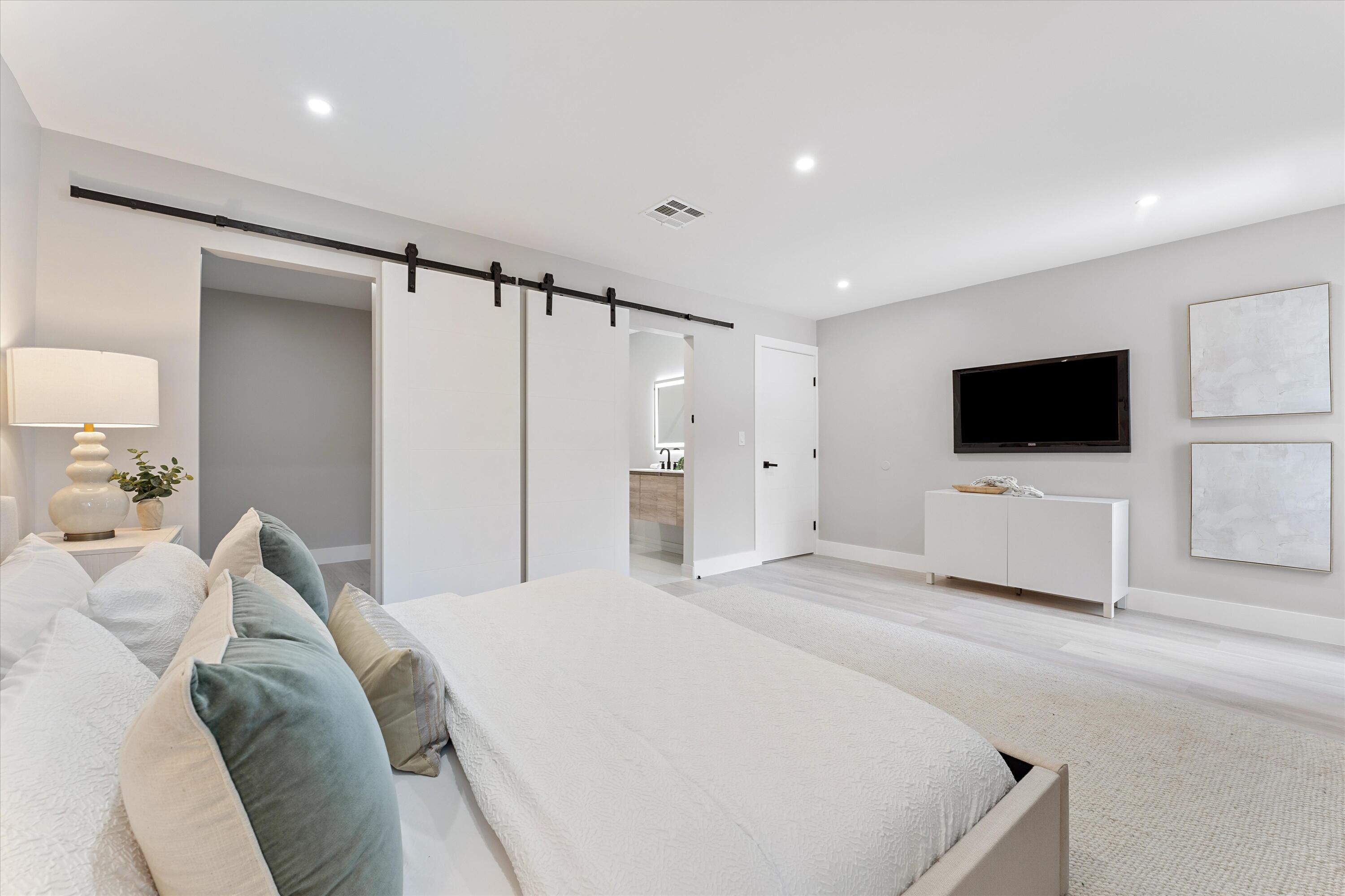 COUNTRY SEC 2 - Residential