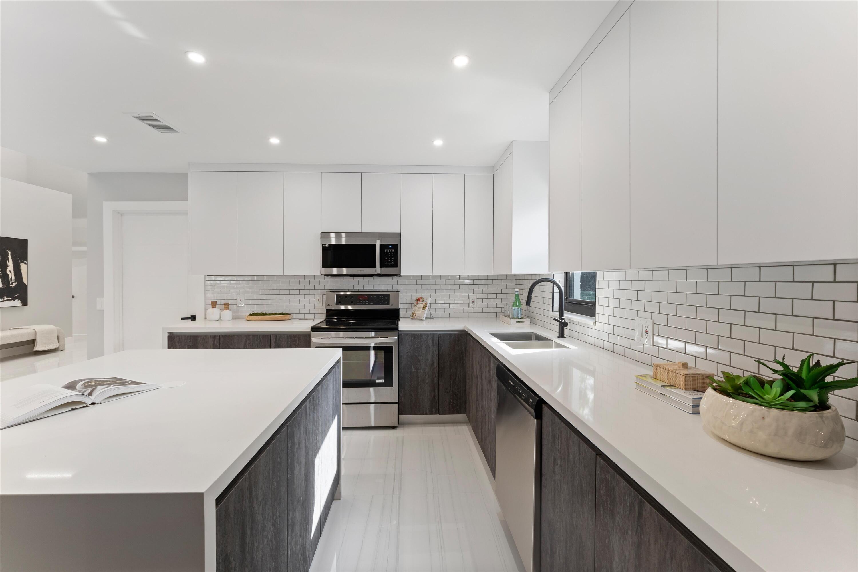 COUNTRY SEC 2 - Residential