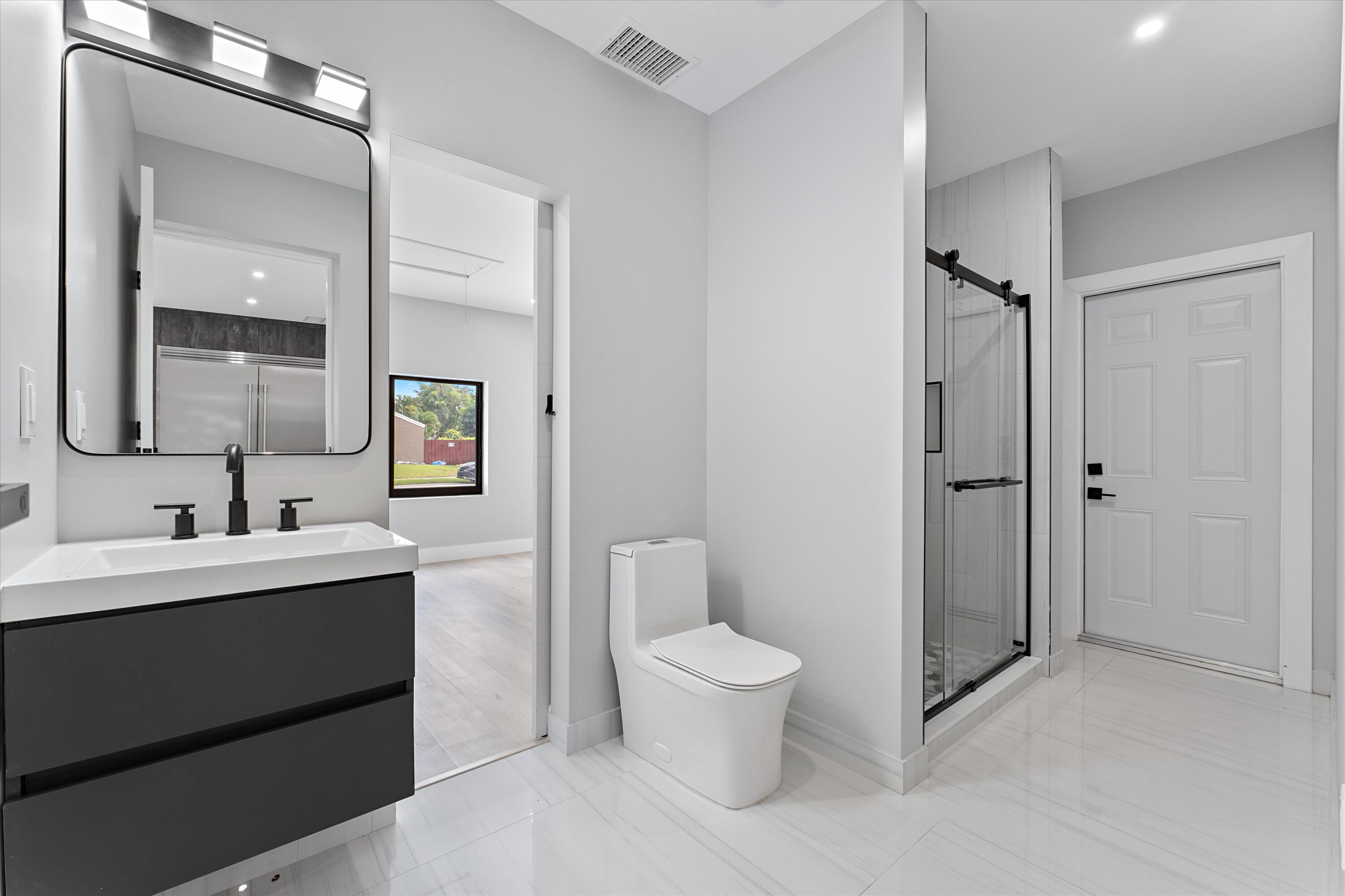 COUNTRY SEC 2 - Residential